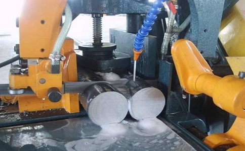 鹤峰卧式带锯床的送料方式有哪几种？